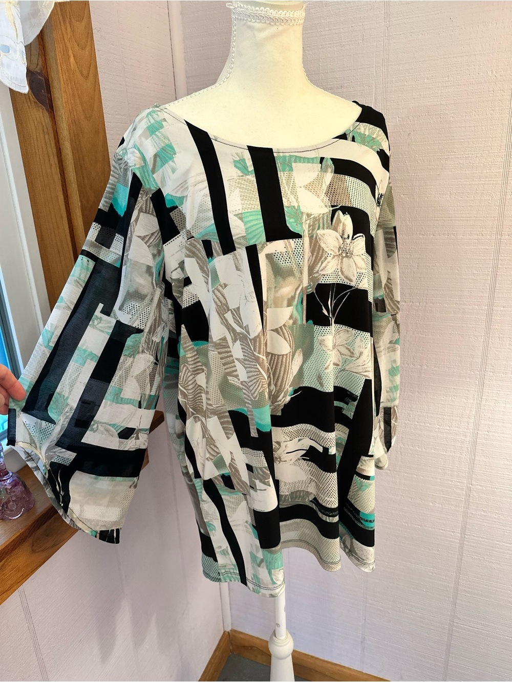 Style & Co. Black, White & Teal Printed Tunic